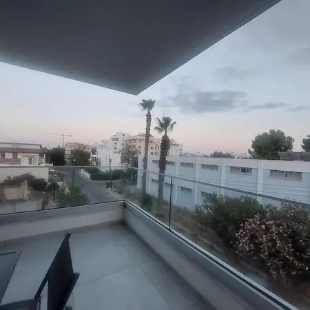 Luxury 2 Bedroom * ラルナカ