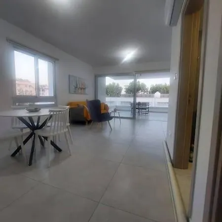 Apartment Luxury 2 Bedroom Larnaca